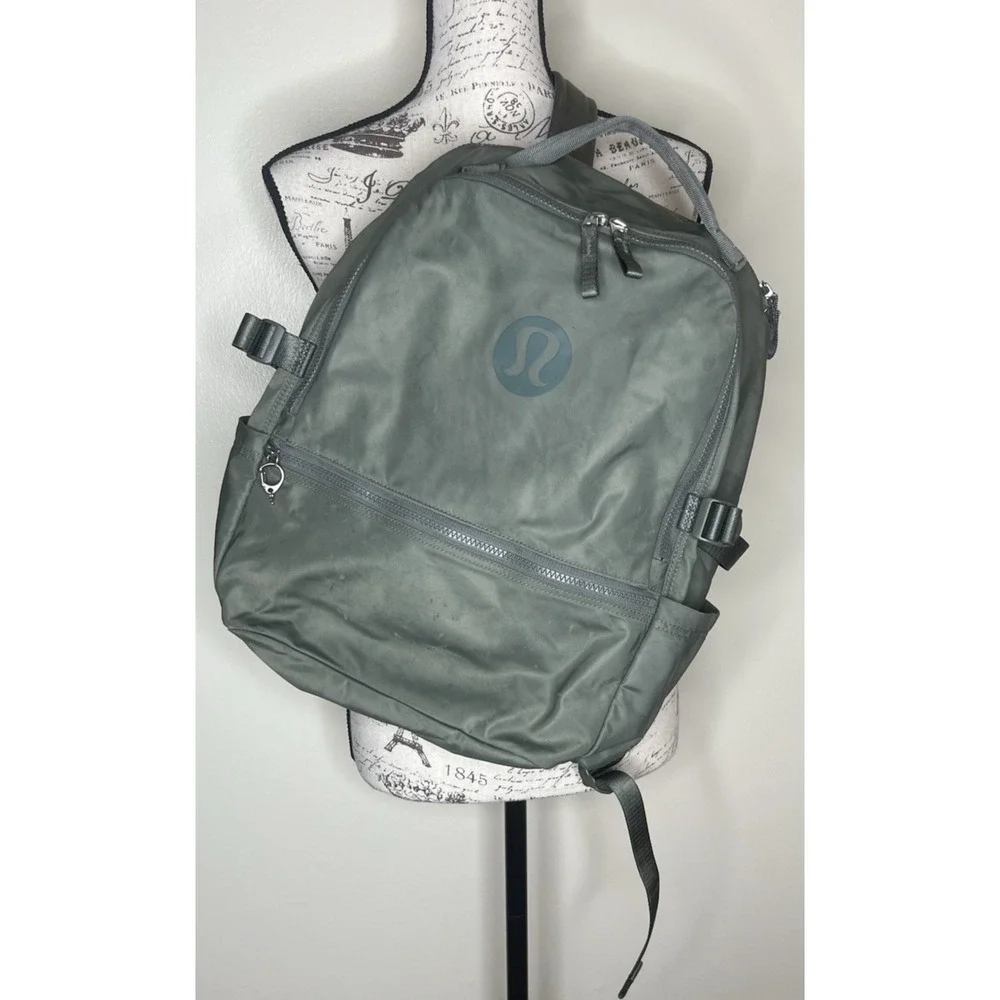 Lululemon Crew Backpack 22L Bag Olive Green‎ *FLAWS to Front/Sides of Pack*